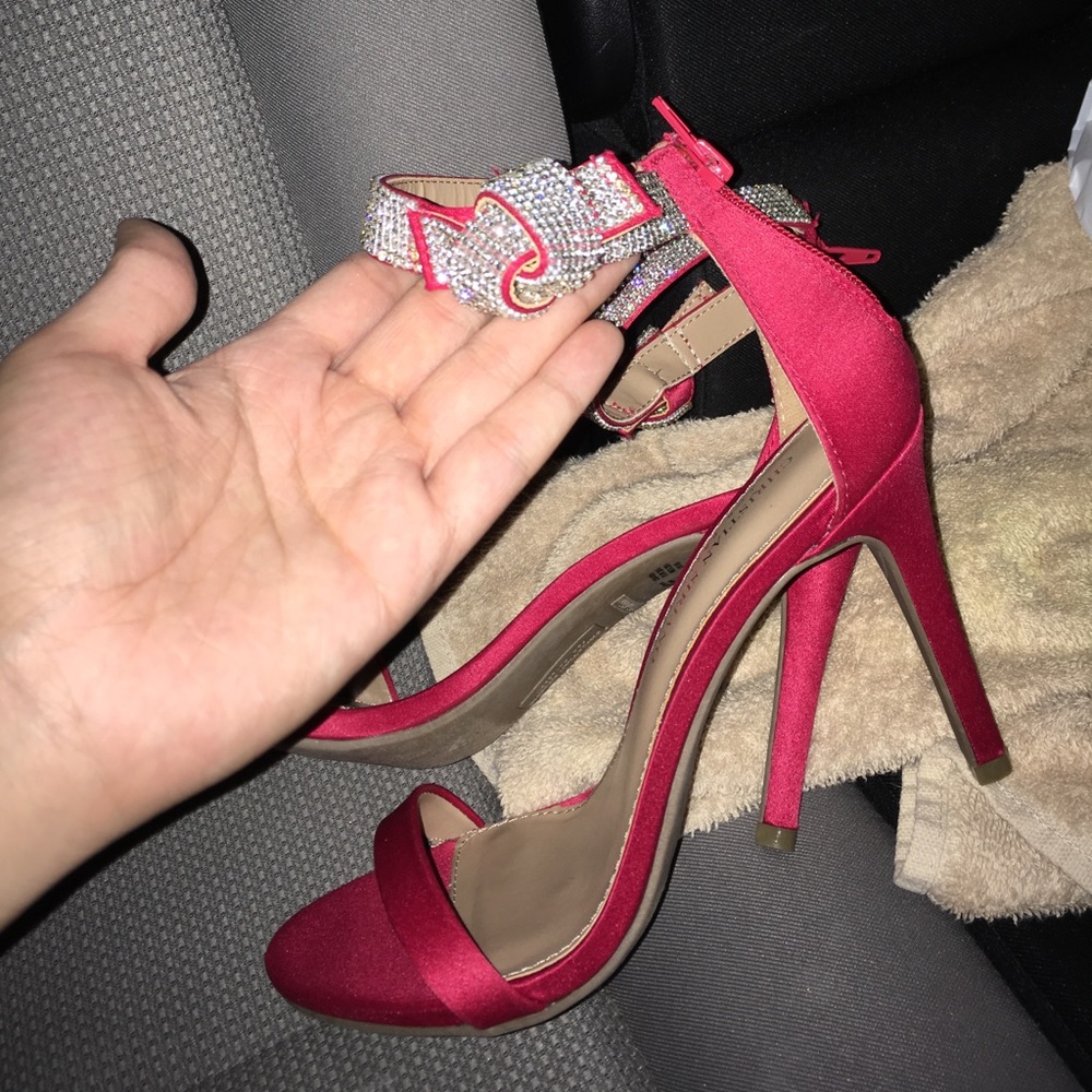 Sandals - Picture 3 of 4